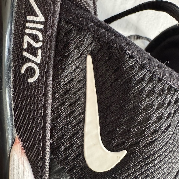 Nike Air Max 270 Black Woman Shoes - Picture 4 of 6